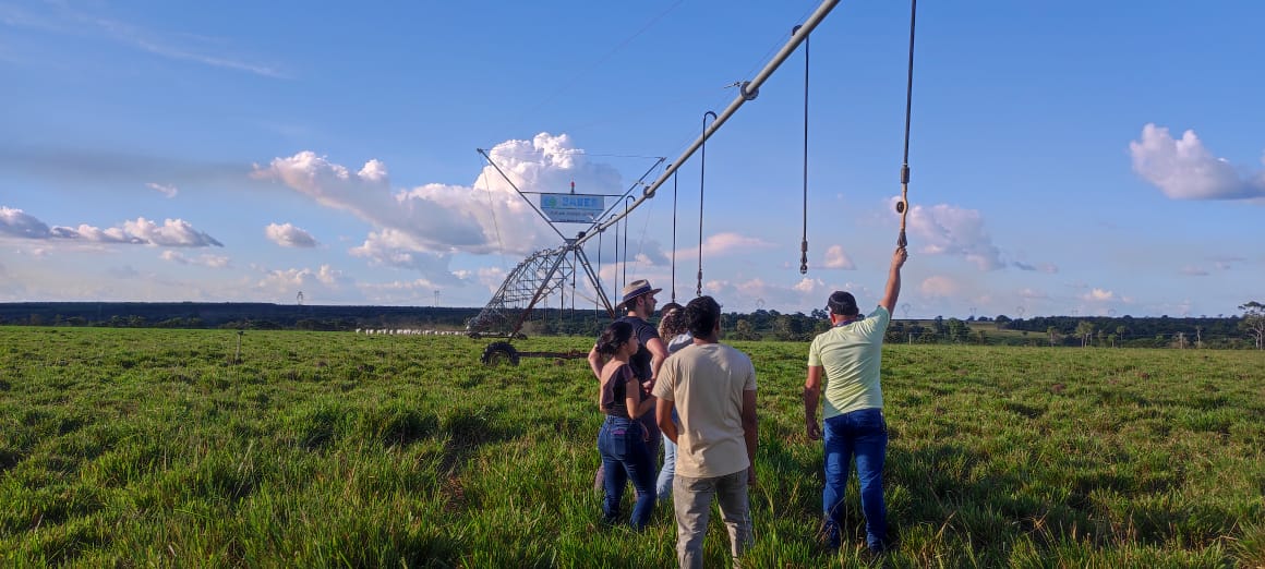 Visita técnica potencializa conhecimento de estudantes de Agrocomputação do Campus Grajaú sobre tecnologias agropecuárias