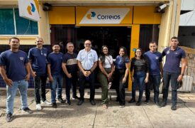 Alunos do ProfiTec acompanham processos e custos logísticos durante visita aos Correios